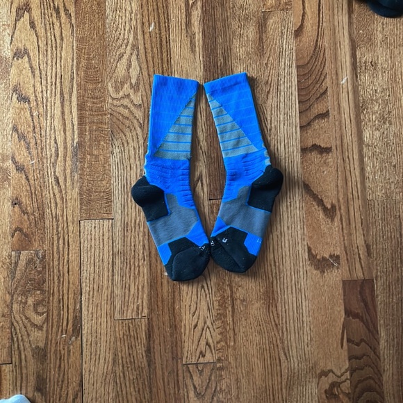 Pack of 4 Nike Elite basketball socks size Boys medium. - Picture 3 of 5